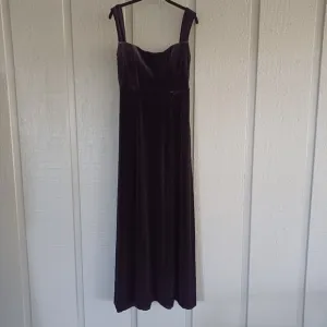 After Six Sweetheart Neck Velvet Dress Evening Gown Sleeveless Color Black SZ 8