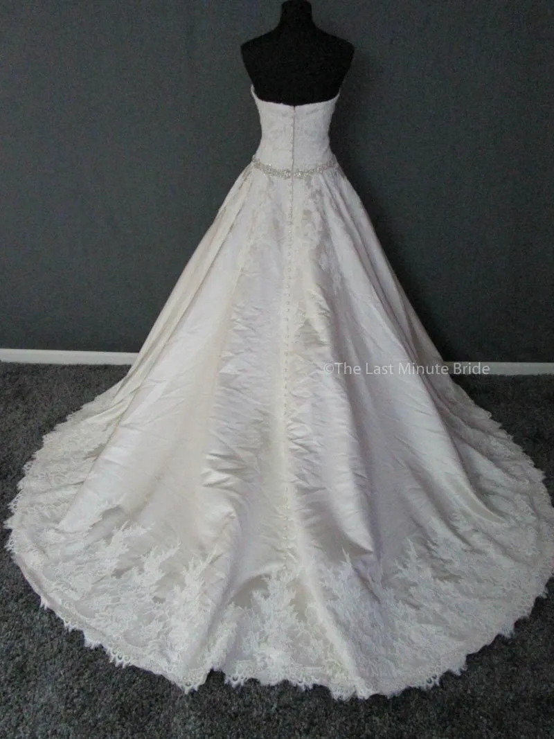 Allure Bridals 9165 Size 16
