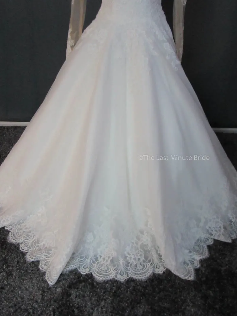 Allure Bridals 9366 Iv size 12