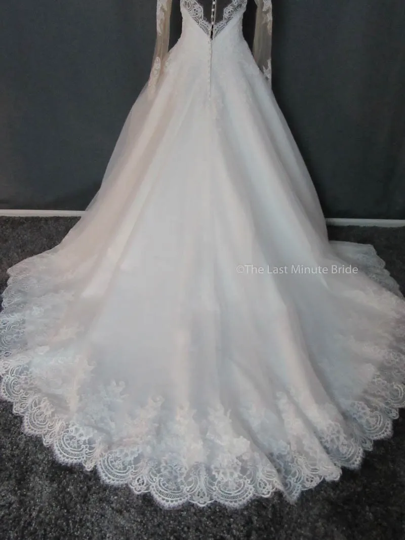 Allure Bridals 9366 Iv size 12