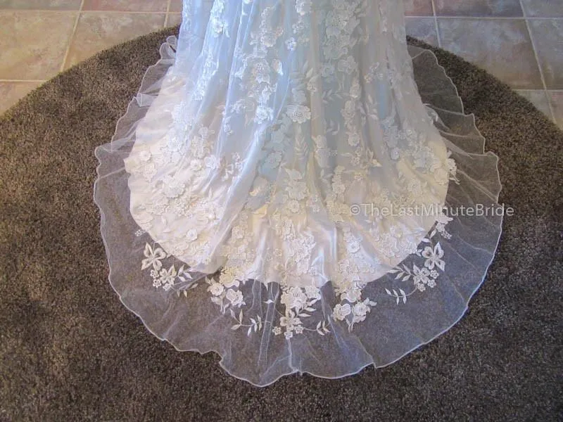 Allure Bridals M495