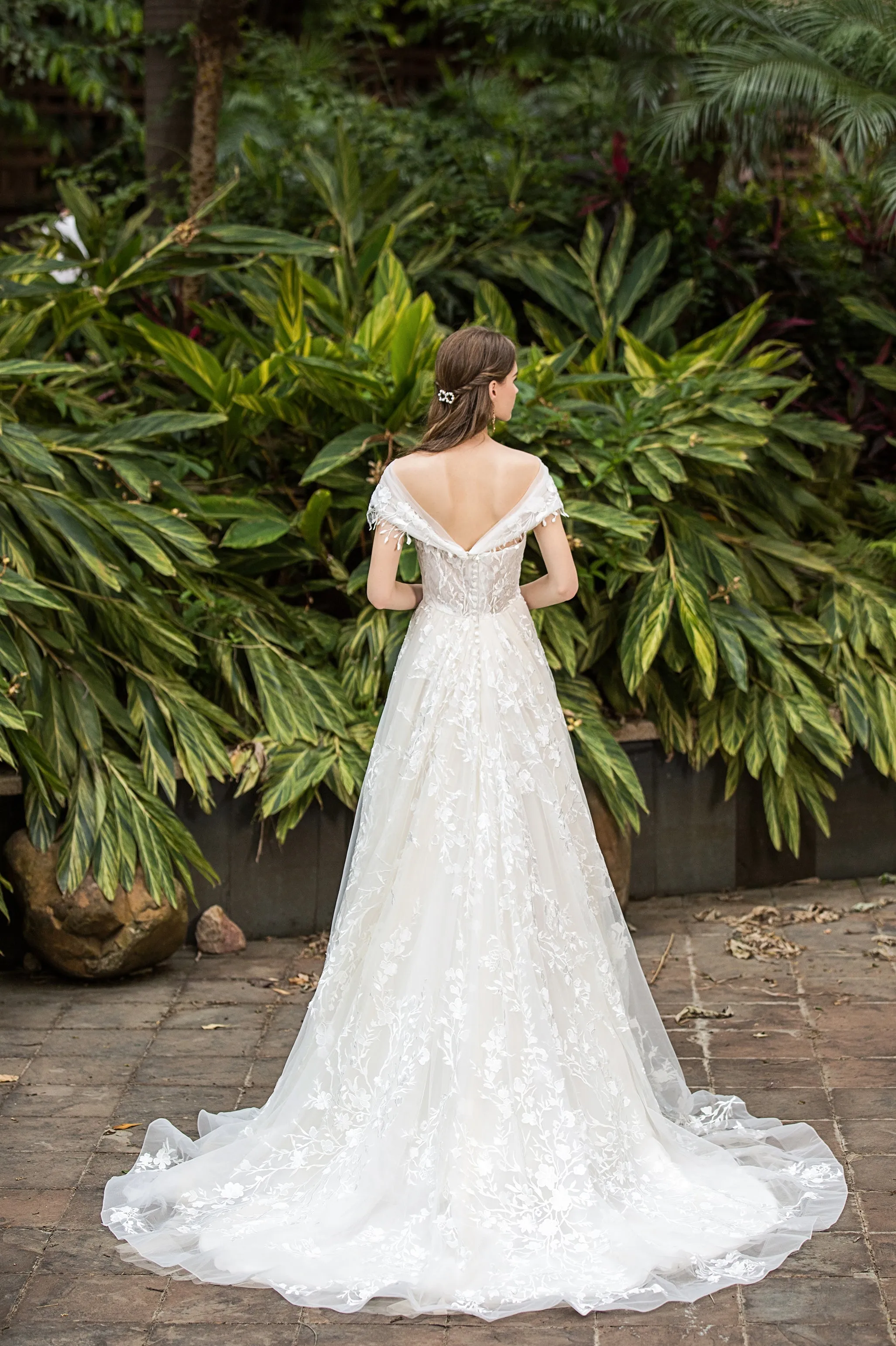 Alma - Selena Huan Venice Floral Embroidery lace strapless ballgown dress with detachable off-the-shoulder sleeves