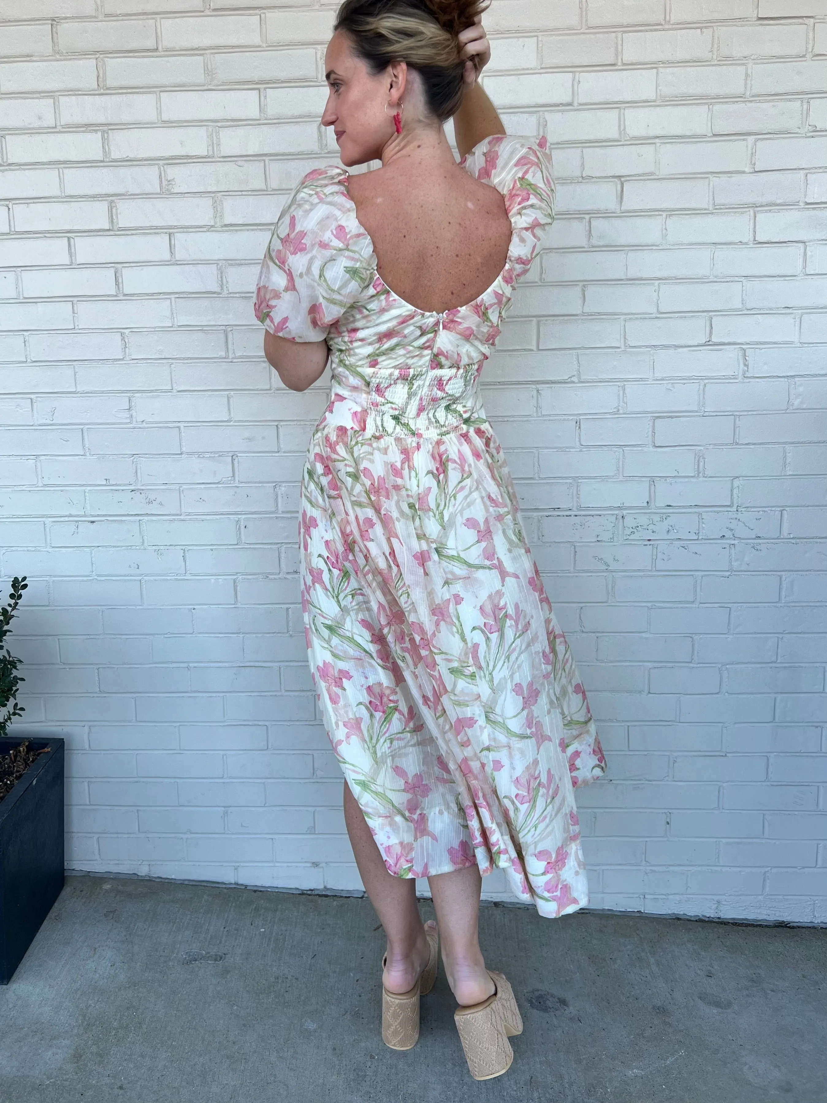 [ASTR The Label] Sasilia Floral Midi Dress