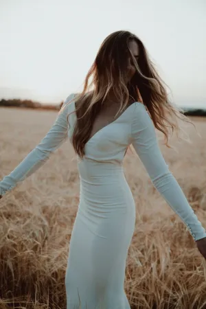 Backless Outdoor Wedding Dresses with Long Sleeves