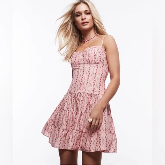 BETSEY JOHNSON PINK SWEETHEART NECKLINE SLEEVELESS FLORAL TIERED MINI DRESS