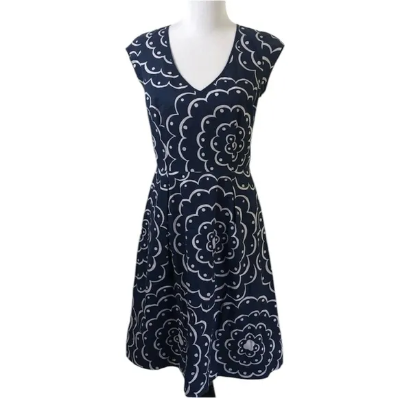 Boden Navy Blue &amp; White‎ Floral Print Fit &amp; Flare Pleated Cotton Dress Size 10