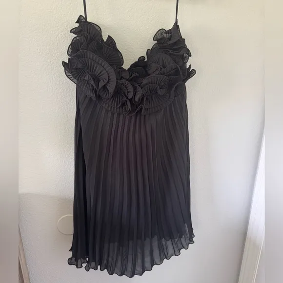 Commense Mesh Rosette Tube Pleated Dress. Size Medium . NWT. BLACK