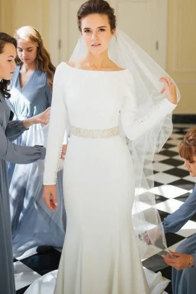 Crystals Back Modest Wedding Dresses with Long Sleeves