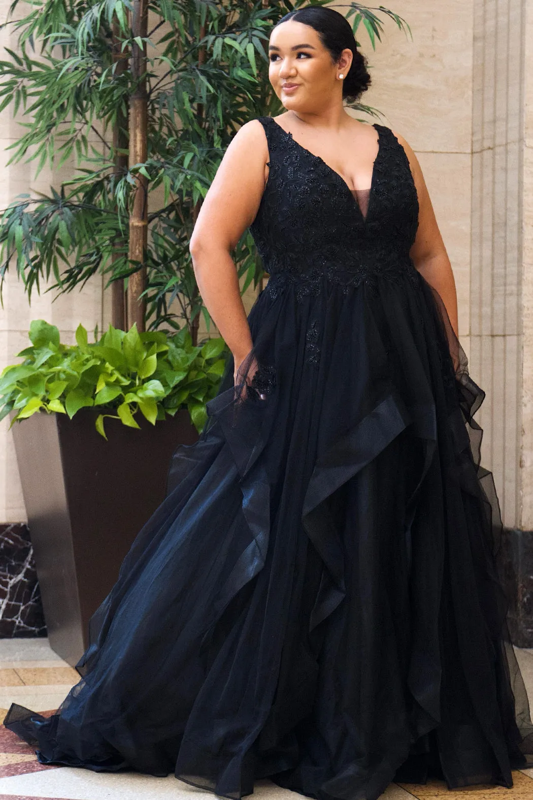 Discontinued Genevieve Wedding Dress <br> SC5285