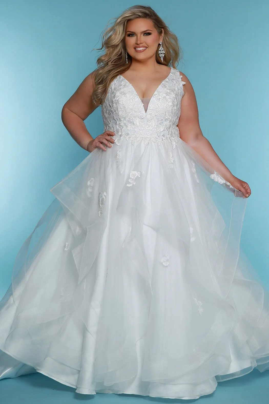 Discontinued Genevieve Wedding Dress <br> SC5285