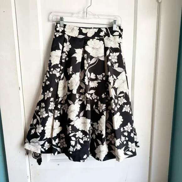 Eliza J Floral Pleated Circle Skirt Black Cream Wedding Guest Cocktail Size 2