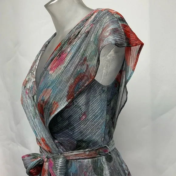 Eliza J Metallic Floral Micro-pleated Cap sleeve Floral Dress Size 4
