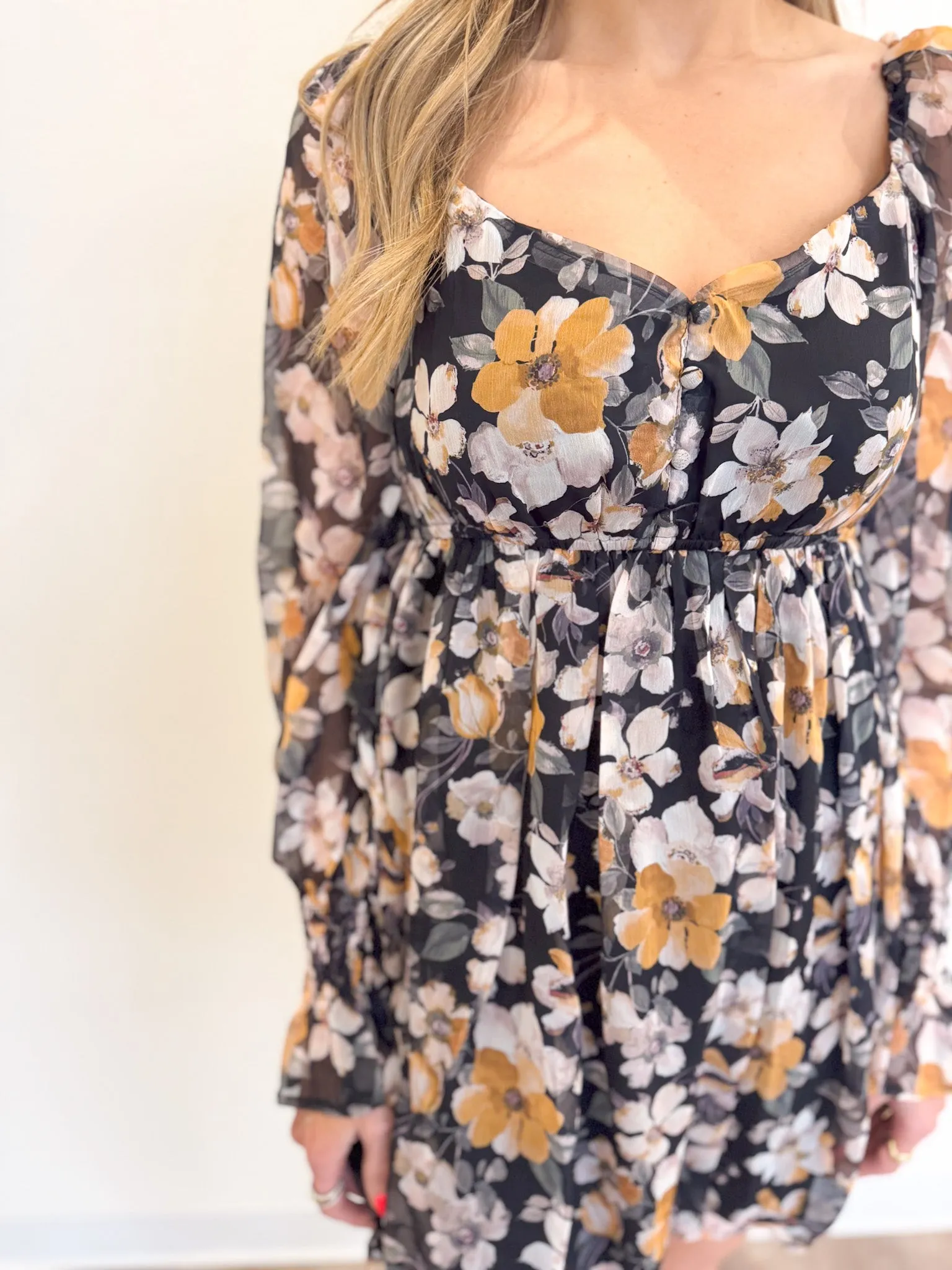 Emerie Floral Sweetheart Dress in Black