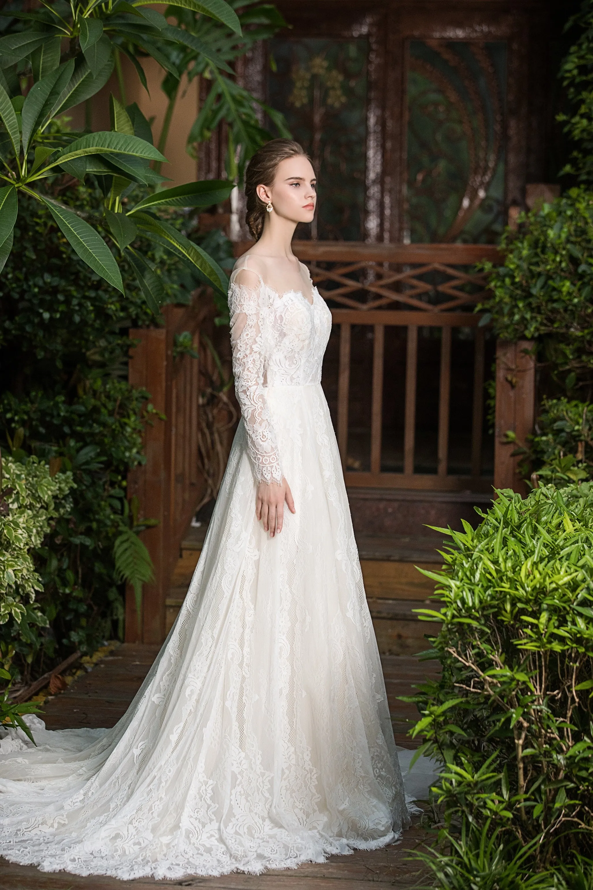 Eurica - Selena Huan Fench Chantilly lace long-sleeves off-the-shoulder ballgown dress