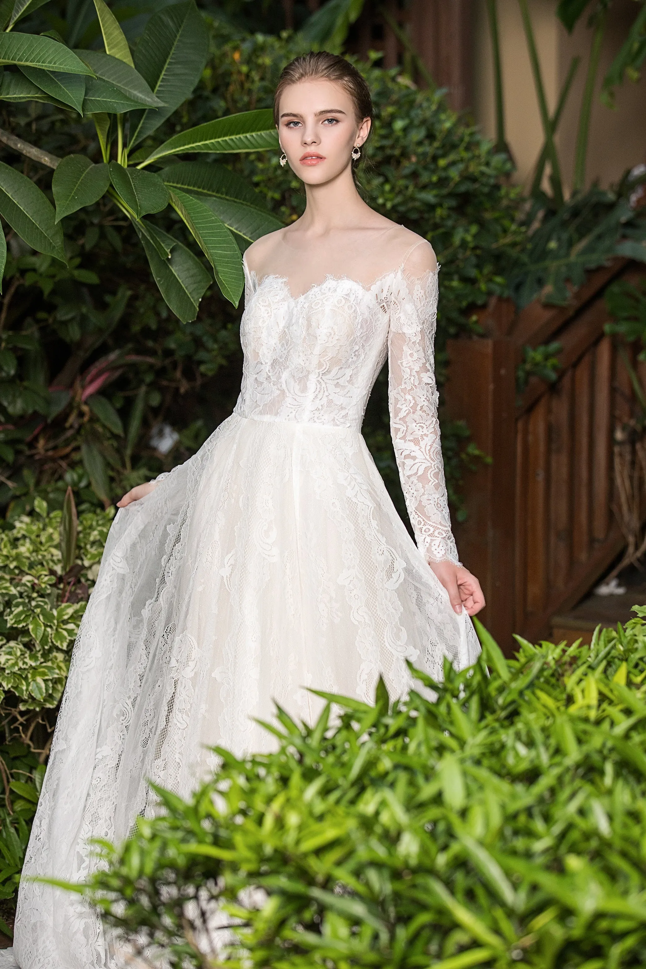 Eurica - Selena Huan Fench Chantilly lace long-sleeves off-the-shoulder ballgown dress
