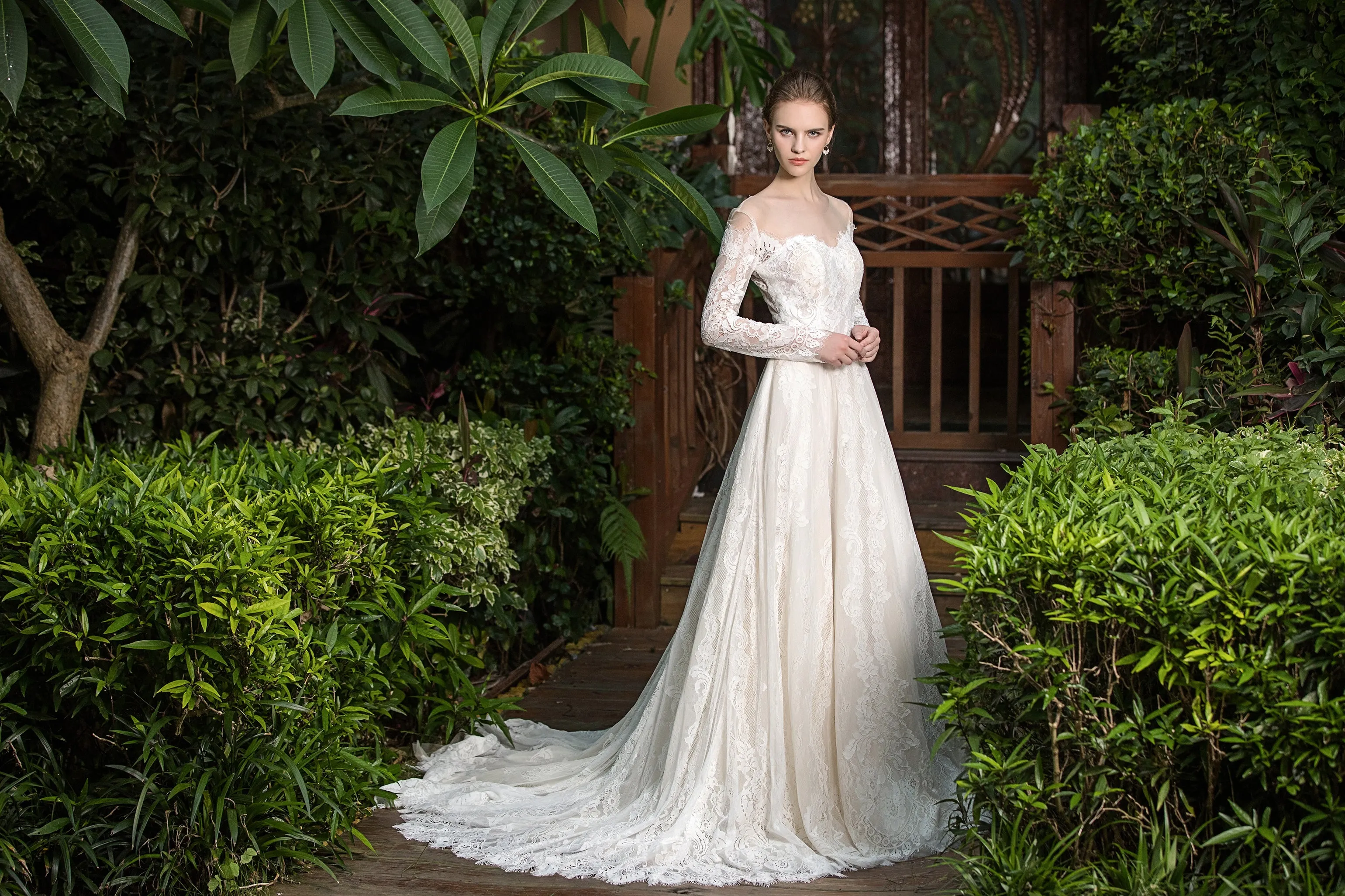 Eurica - Selena Huan Fench Chantilly lace long-sleeves off-the-shoulder ballgown dress