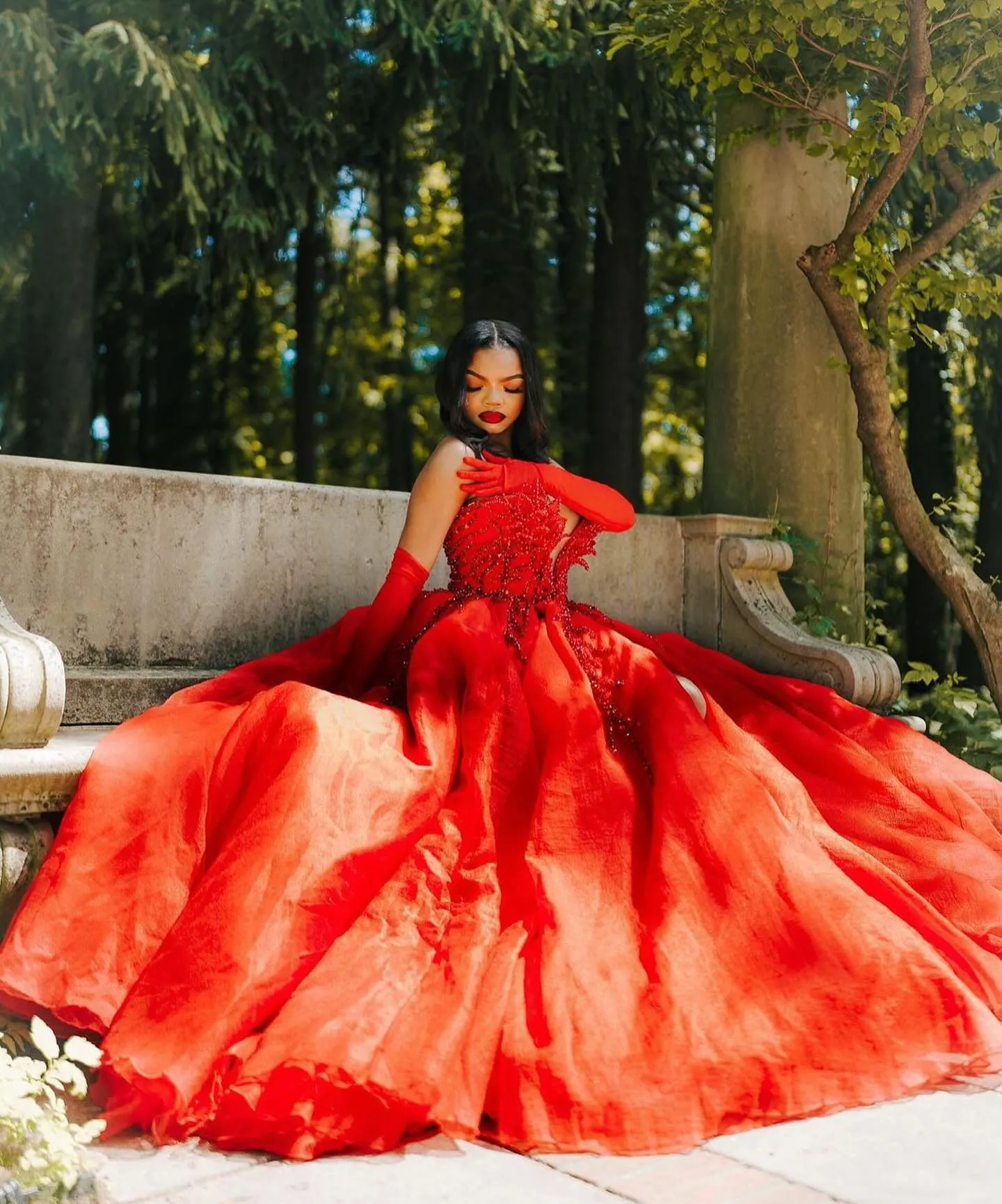 Hot Red Sweetheart Tulle Appliques V-neck Puffy Ball Prom Dress