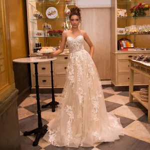 New Sexy Sweetheart Backless Spaghetti Straps A-Line Wedding Dresses Appliqued Beading Crystal Floor Length Bridal Gowns