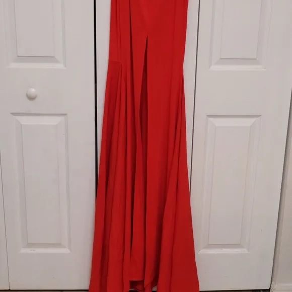 NWT RED STRAPLESS SWEETHEART DRESS