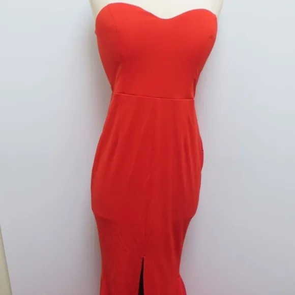 NWT RED STRAPLESS SWEETHEART DRESS