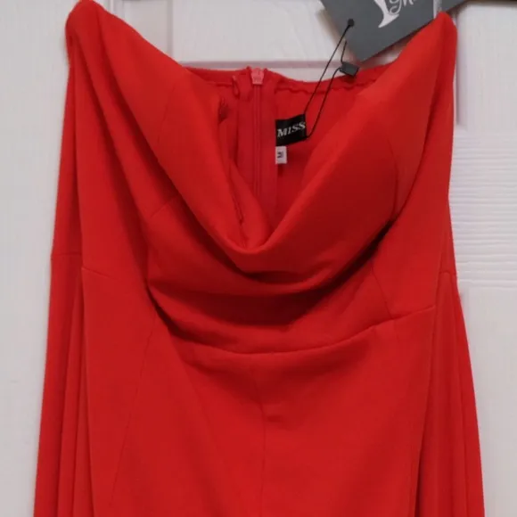 NWT RED STRAPLESS SWEETHEART DRESS