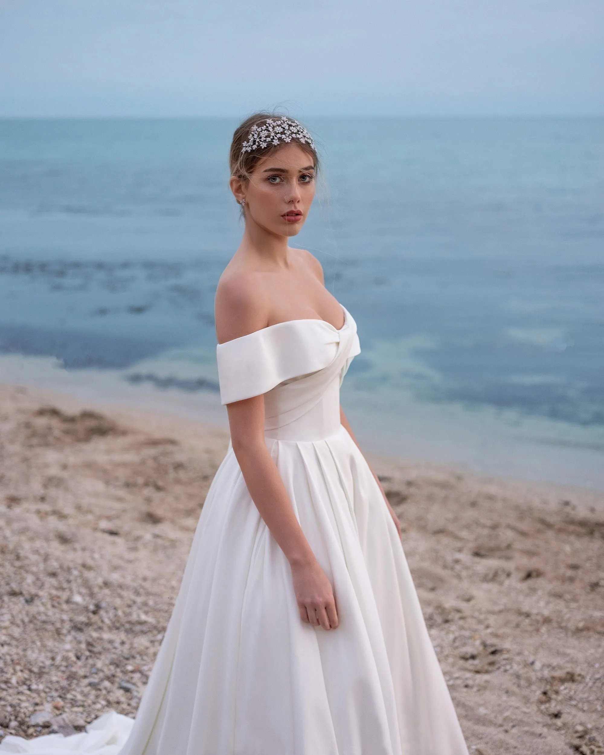 Popular Satin Wedding Dresses Off The Shoulder Backless A-line Bridal Wedding Gowns