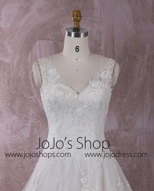 Princess Lace A-line Wedding Dress with V Neck and Open Back | QT85199