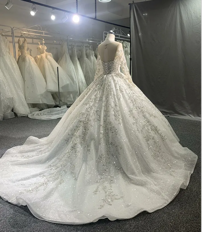 #R2030 LONG SLEEVE SWEETHEART HEAVYNEADING BALLGOWN