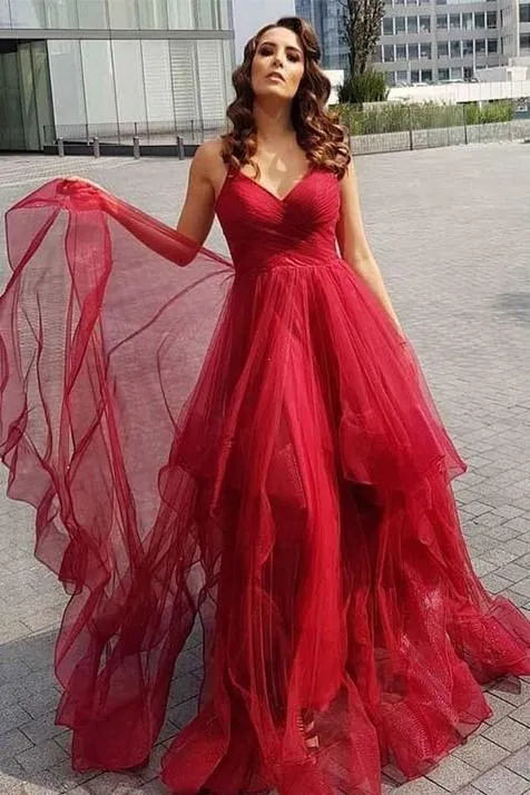 Red Tulle Skirt Prom Dresses with V-neckline
