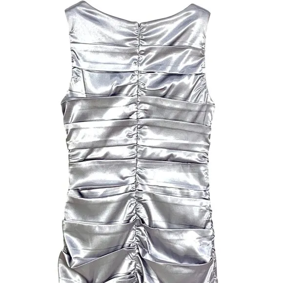 Signature By Sangria Modern Social Cocktail Dress 4 Silver Ruched Floral Accents