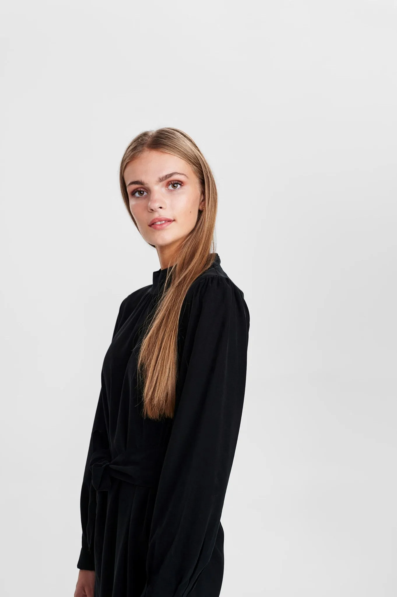 SISESSAN DRESS - Caviar