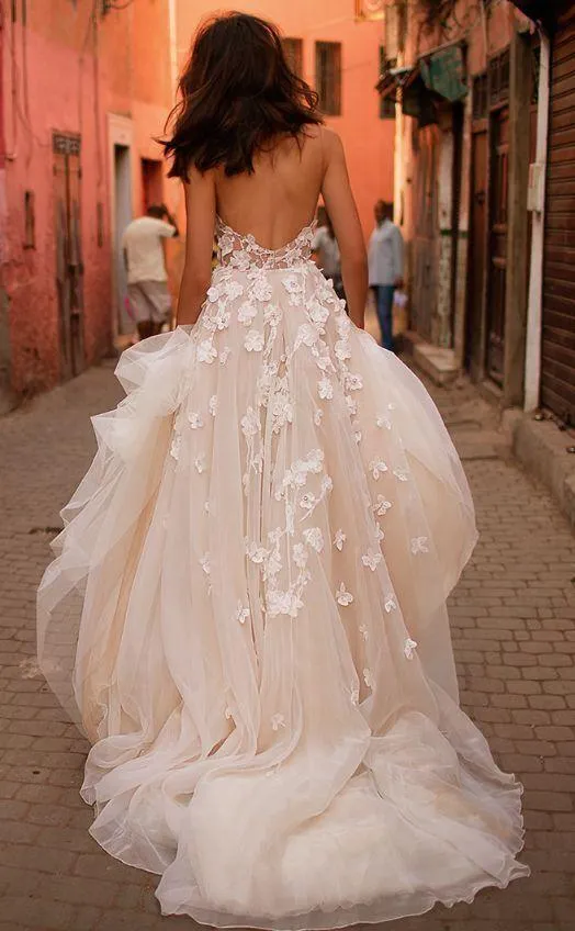 Tulle A-line Spaghetti Straps Backless Wedding Dresses With Train, MW1040