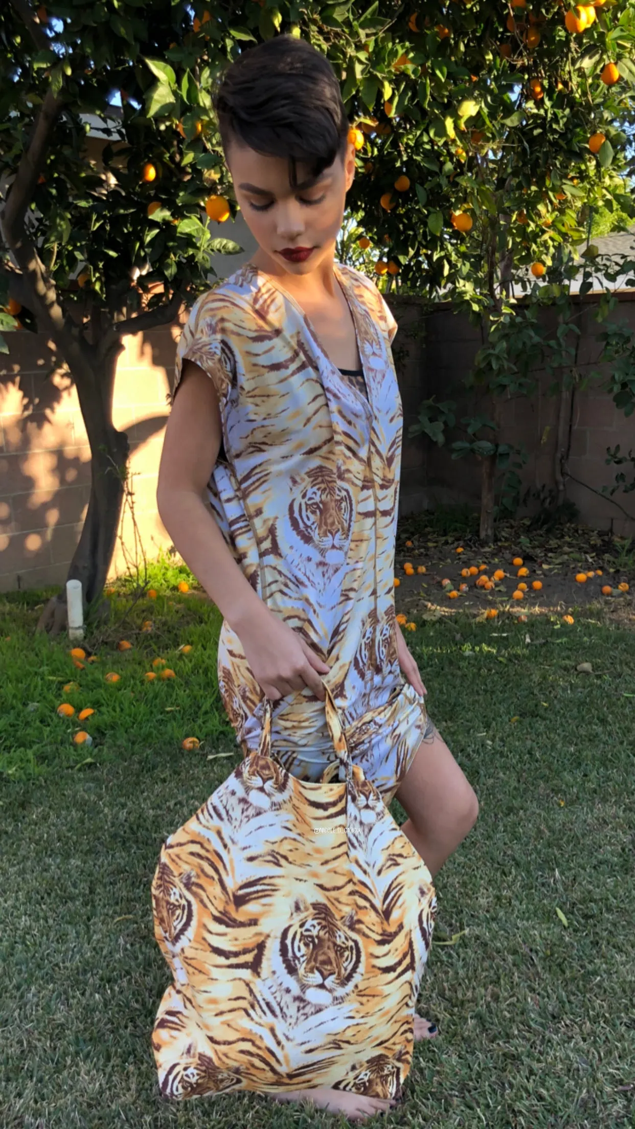 V NECK SIDE SLIT DRESS BROWN TIGER/LEOPARD