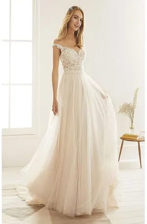 W1 White One Size 8 Olesa Off White/Beige Gown