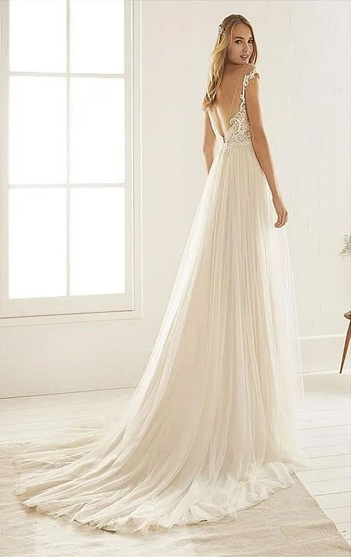 W1 White One Size 8 Olesa Off White/Beige Gown