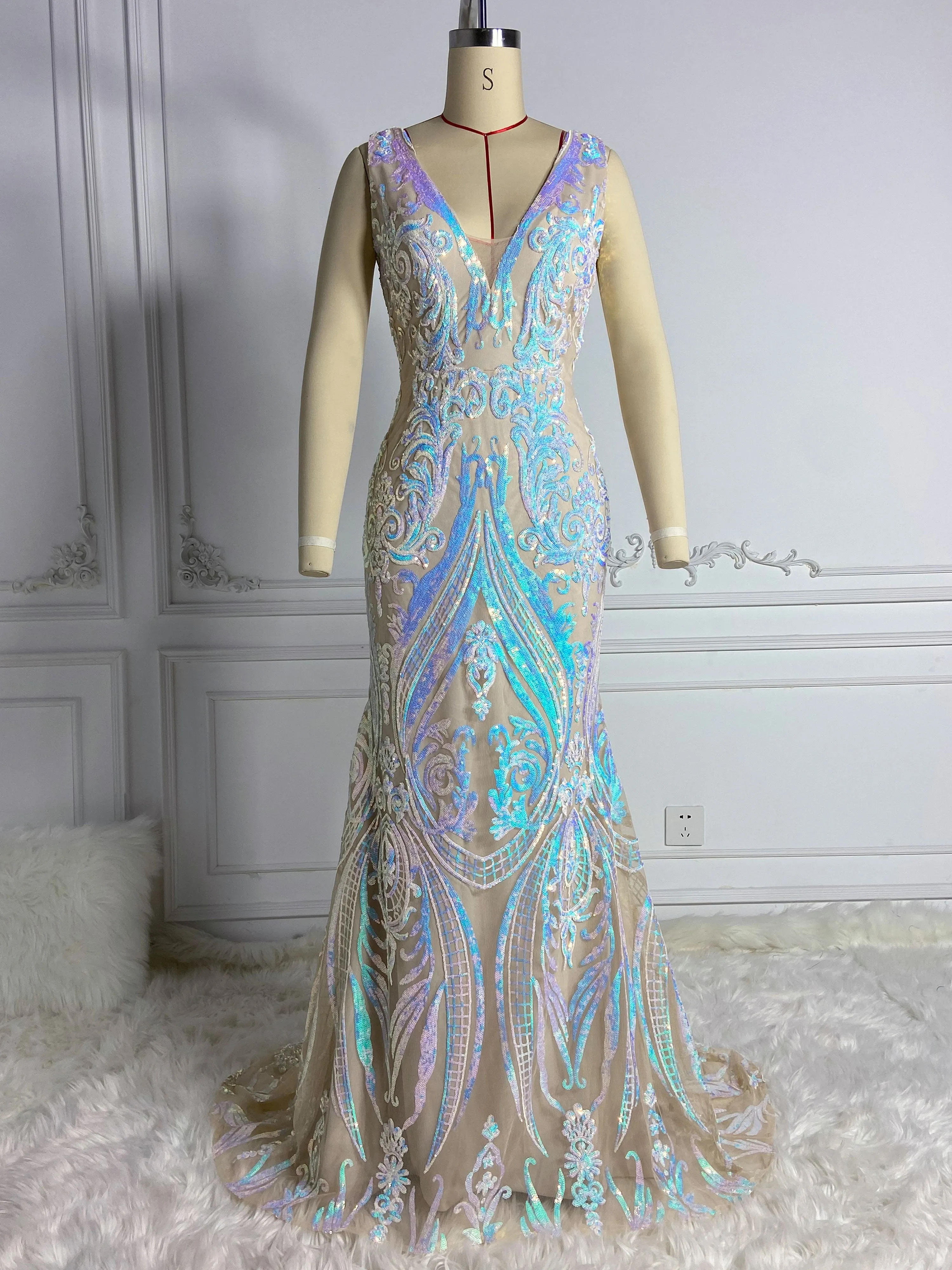 White Elegance Unleashed Sleeveless Gowns