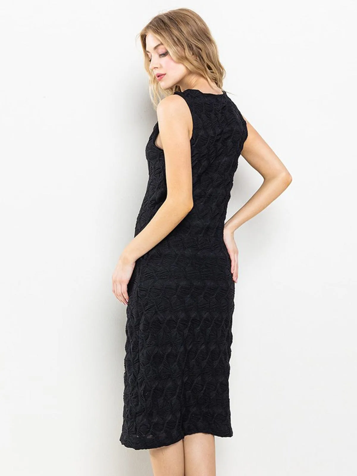WOMEN'S SLEEVELESS RUCHED DETAILED BODYCON MIDI DRESS
