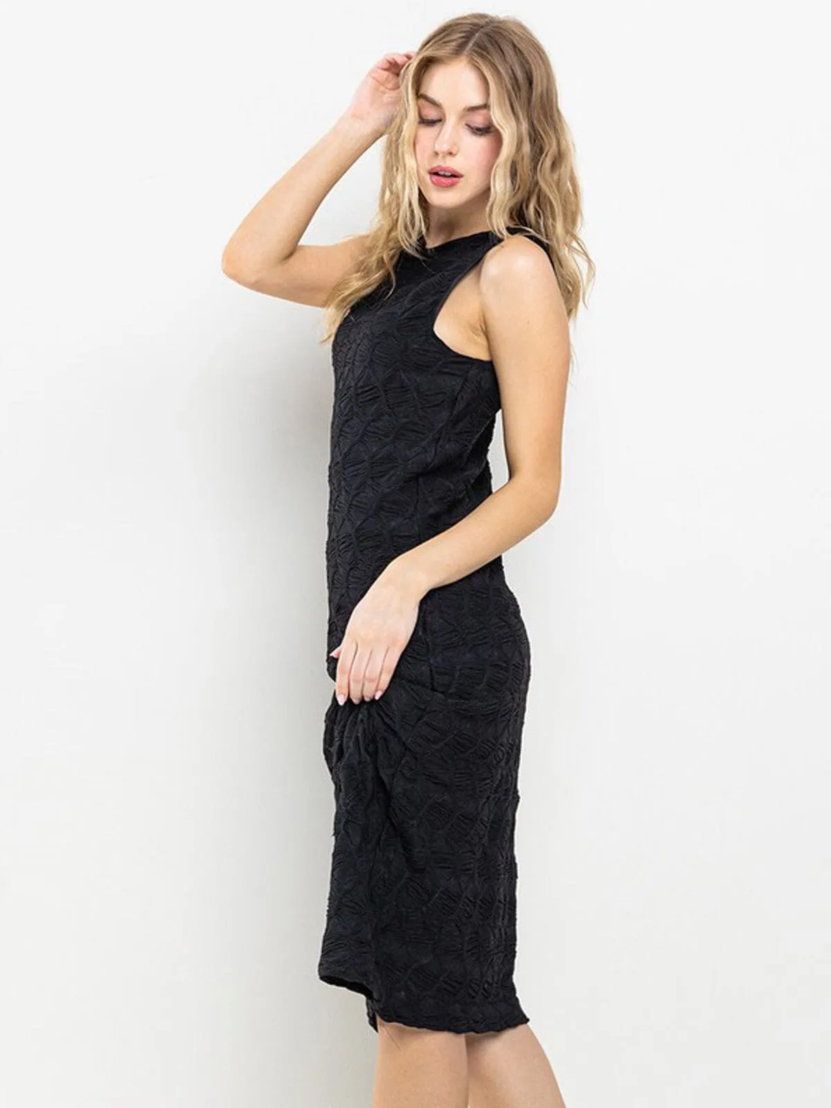 WOMEN'S SLEEVELESS RUCHED DETAILED BODYCON MIDI DRESS