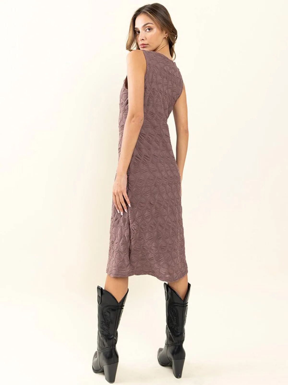WOMEN'S SLEEVELESS RUCHED DETAILED BODYCON MIDI DRESS
